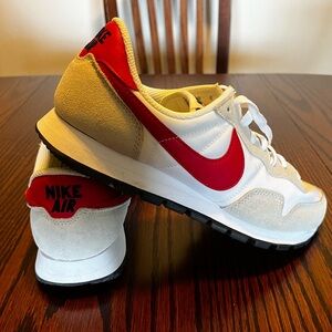 Men’s Nike air swoosh athletic shoe